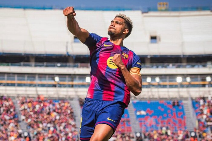 Gol Ronald Araujo memastikan kemenangan tipis Barcelona atas Rayo Vallecano di Camp Nou.