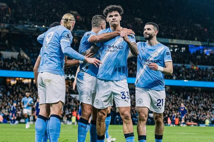 Manchester City bertekad terus menekan Arsenal dalam perebutan gelar Liga Inggris musim 2025/26 meski tertinggal tujuh poin di klasemen.