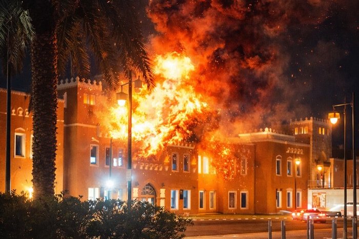 Serangan dua drone picu kebakaran terbatas di Kedutaan Besar AS di Riyadh di tengah meningkatnya ketegangan Iran dan negara-negara Teluk.