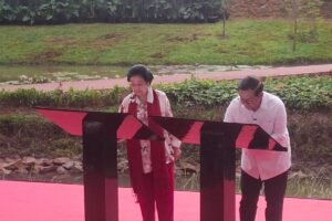 Megawati & Pramono-Rano Resmikan Taman Bendera Pusaka, Ada Lapangan Padel Gratis