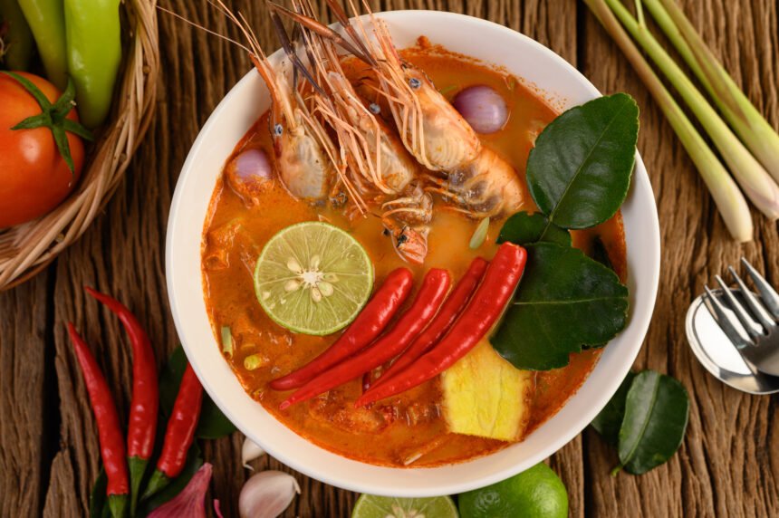 Lidah Puas Perut Merana? Ini 6 Jurus Jitu Jinakkan "Api" di Lambung Usai Makan Pedas