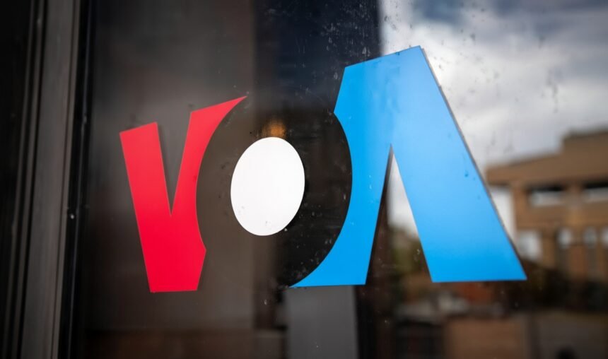 Hakim Federal Perintahkan Pemulihan Penuh Karyawan Voice of America