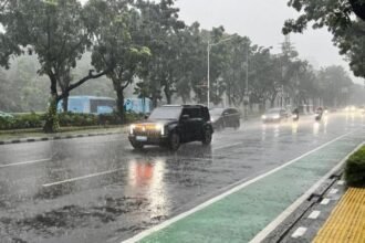 Hujan Ringan Dominasi Jabodetabek, BMKG: Warga Waspada Cuaca Lembap