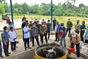 BNPT dan PLN Resmikan Workshop Paving Blok di Menes, Perkuat Ekonomi Desa
