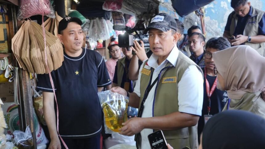 Dirut BULOG Sidak Pasar-pasar Di Jakarta, Pastikan Ketersediaan Minyakita dalam Kondisi Aman