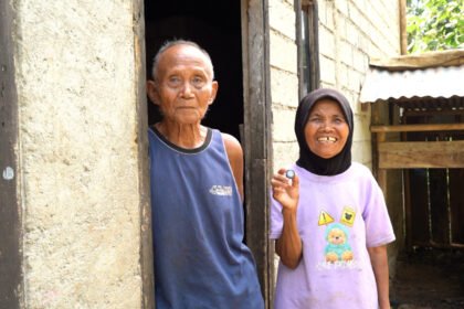 Haru Nenek Samini: "Cucu Saya Disekolahkan Gratis, Saya Tak Mengeluarkan Sepeser Pun"