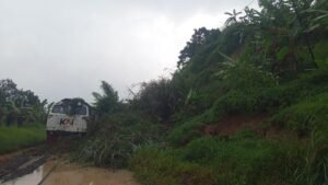 Diterjang Longsor, 500 Penumpang KA Ciremai Dievakuasi Pakai Bus Menuju Bandung