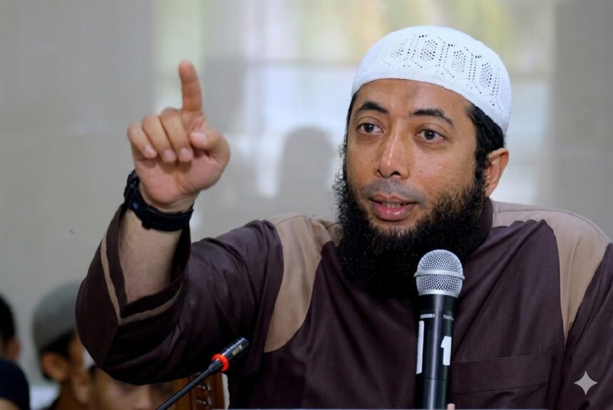 Khalid Basalamah Usai Diperiksa KPK soal Kuota Haji Khusus: Saya Datang Sebagai Saksi, Bukan Tersangka