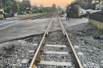 Kereta Argo Bromo Anggrek Tabrak KRL di Stasiun Bekasi Timur, Jalur Rel Terganggu
