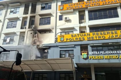 Mapolres Metro Jakarta Barat Diamuk Si Jago Merah, Api Berasal dari Lantai 2