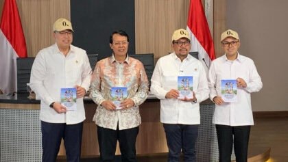 Pemerintah Rilis Buku Saku 0% Kemiskinan, Bansos Terintegrasi