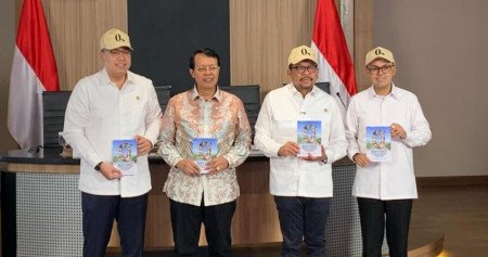Pemerintah Rilis Buku Saku 0% Kemiskinan, Bansos Terintegrasi