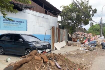SPPG di Cakung Berhadapan Dengan Tumpukan Sampah Menggunung, Izin Langsung Dicabut BGN