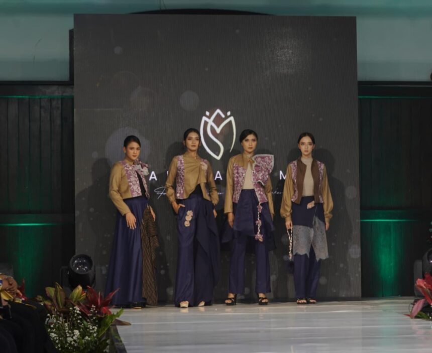 Kisah Perempuan Difabel Asal Semarang Kembangkan Usaha Fashion Berdaya Saing Bersama LinkUMKM BRI