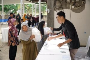 Diawali dari Tuban, Pertamina Bantu Masyarakat Prasejahtera Penuhi Kebutuhan Pokok melalui Pasar Murah