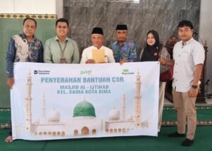 PT Pegadaian Cabang Bima Serahkan Bantuan CSR Peralatan Ibadah ke Masjid Al Ijtihad