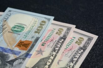 Dolar AS Tembus Rp17.300, BI Ungkap Biang Keroknya: Dari Harga Minyak hingga Inflasi Global