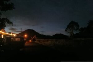 Gunung Lokon Masih Bergejolak, ESDM Ingatkan Ancaman Gas Beracun dan Erupsi Mendadak