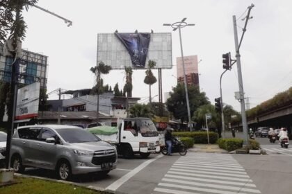 Ganggu Psikologis Masyarakat, Iklan Film Makhluk Mata Merah "Aku Harus Mati" Akhirnya Dicopot