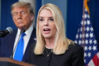 Kontroversi Kasus Epstein Files, Trump Copot Jaksa Agung Pam Bondi