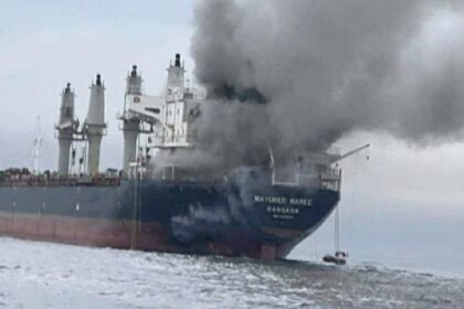 Nekat Melintas, Dua Kapal Dagang Dihujani Tembakan Garda Revolusi Iran di Selat Hormuz