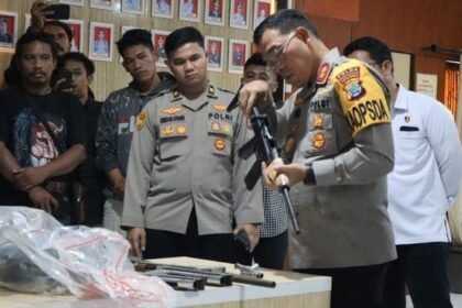 Polri Ringkus “Ki Bedil”, Perakit Senpi Ilegal 20 Tahun Beroperasi di Jabar