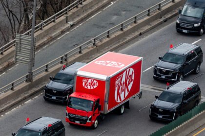 Bukan Film, KitKat Dikawal Ketat Ala Presiden Usai 400 Ribu Batang Cokelat Hilang Dicuri