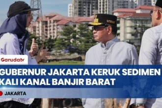 Kendalikan Banjir, Gubernur Pramono Anung Tinjau Pengerukan Kali Kanal Banjir Barat