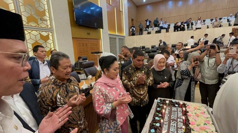 Momen Titiek Soeharto dapat kejutan ultah