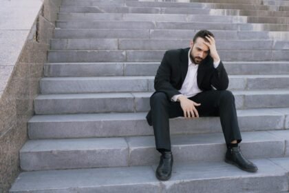 6 Cara Ampuh Mengatasi Quarter Life Crisis di Usia 20-an