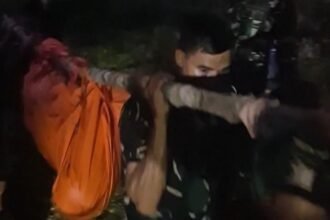 Perjuangan Ratusan Prajurit TNI Evakuasi Korban Helikopter PK-CFX Selama 6,5 Jam