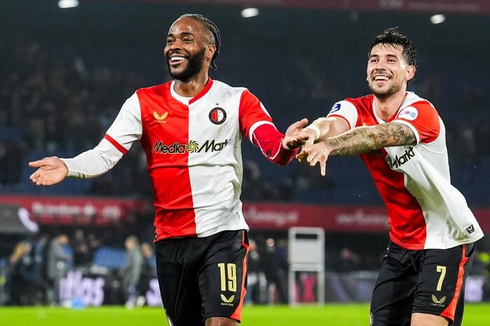 Raheem Sterling dipastikan angkat kaki dari Feyenoord setelah musim yang jauh dari ekspektasi.