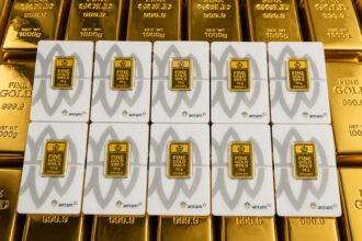 Harga emas Antam naik signifikan pada Sabtu pagi, memperkuat tren positif logam mulia.