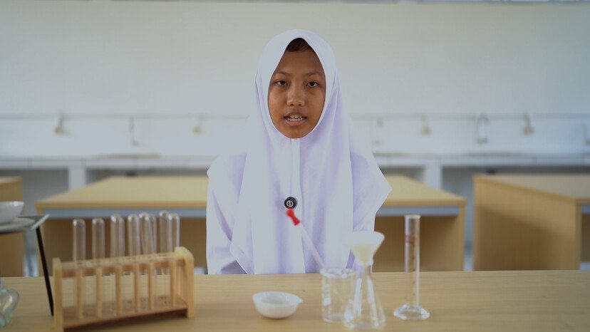 Sekolah Rakyat gratis dari pemerintah menjadi harapan baru bagi Rafika, remaja Sragen yang nyaris putus sekolah akibat keterbatasan ekonomi.