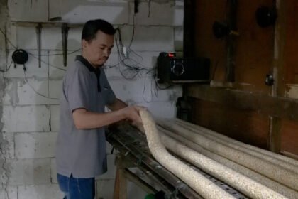 Perajin tempe di Jakarta Timur merasakan lonjakan omzet sejak menjadi pemasok program Makan Bergizi Gratis.