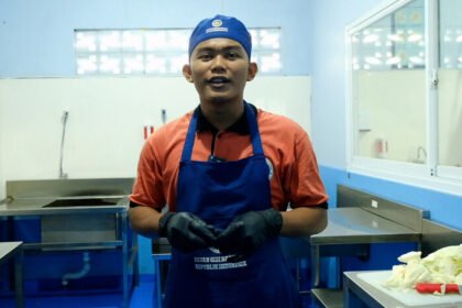 Santri yatim di Karanganyar sukses bangkitkan ekonomi keluarga lewat program MBG.