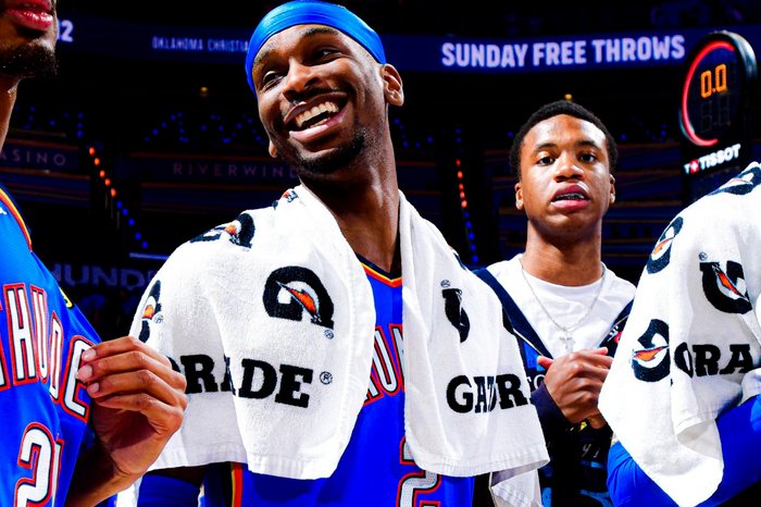 Shai Gilgeous-Alexander mencatat rekor langka NBA dengan efisiensi tinggi, sejajar dengan Michael Jordan.