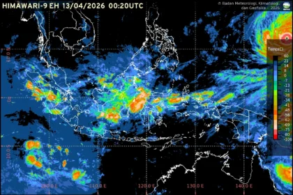 Prakiraan cuaca Indonesia 13 April 2026 didominasi hujan ringan hingga sedang di berbagai ibu kota provinsi.