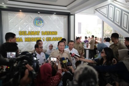 Presiden Prabowo Subianto menargetkan percepatan revitalisasi 288 ribu sekolah di Indonesia hingga 2028 sebagai investasi besar sektor pendidikan nasional.