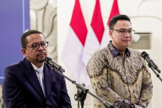 Qodari resmi memimpin Bakom dan diharapkan memperkuat strategi komunikasi pemerintah di era digital.