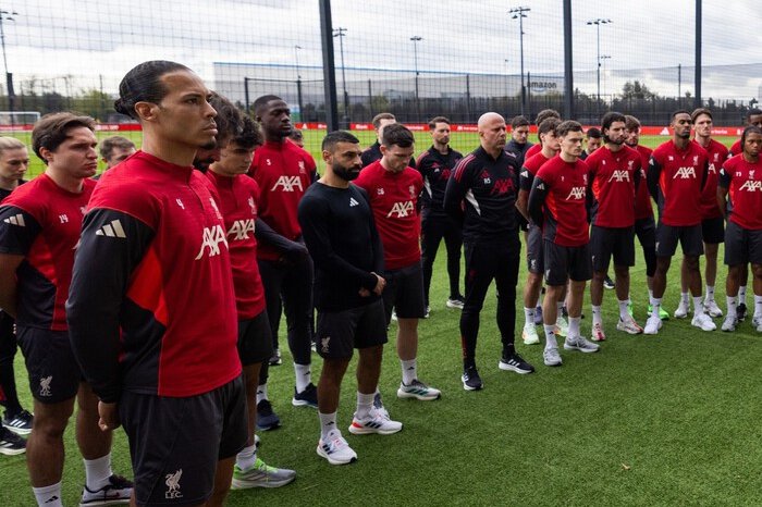 Liverpool bersiap melakukan perombakan besar, dengan sembilan pemain disebut berada di ambang pintu keluar Anfield pada bursa transfer musim panas.