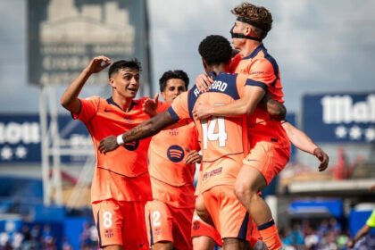 Barcelona semakin dekat dengan gelar juara La Liga usai menundukkan Getafe 2-0 di Madrid.