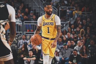 D’Angelo Russell menunjukkan dukungan diam saat Lakers menang di Game 1 playoff NBA.