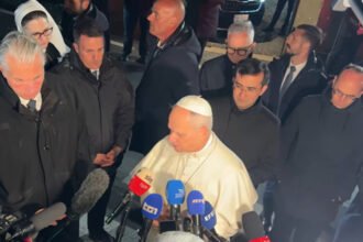 Paus Leo XIV mendesak Presiden AS Donald Trump segera mencari solusi damai untuk mengakhiri perang Iran sebelum Paskah.