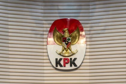 KPK mengkaji dampak putusan MK yang menetapkan BPK sebagai satu-satunya lembaga berwenang mengaudit kerugian negara dalam kasus korupsi.
