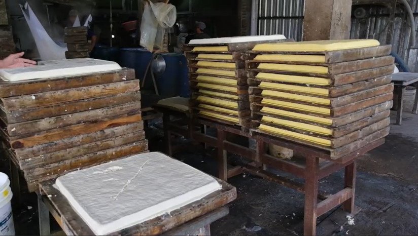 Pekerja di Pabrik Tahu Beberkan Dampak Program MBG: Omzet Usaha Melonjak Drastis 2 Pekerja di Pabrik Tahu Beberkan Dampak Program MBG: Omzet Usaha Melonjak Drastis