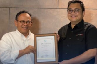 Garuda TV resmi menerima sertifikasi Dewan Pers sebagai bukti komitmen menghadirkan jurnalistik profesional dan terpercaya.