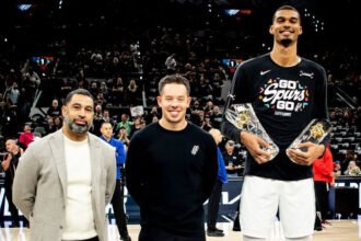 Victor Wembanyama mencetak sejarah sebagai DPOY 2026 pertama dengan voting bulat di NBA.