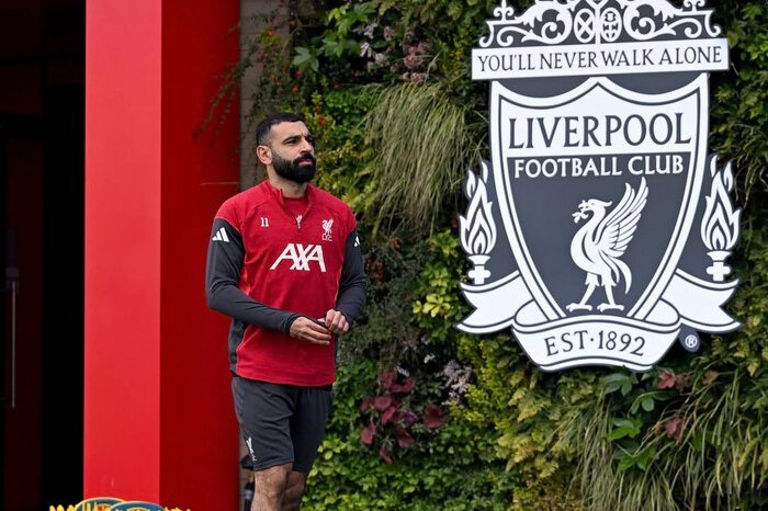 Saga transfer Mohamed Salah memanas, Liverpool siapkan regenerasi skuad jelang musim baru.