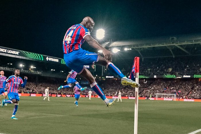 Crystal Palace tampil superior saat membungkam Fiorentina 3-0 di leg pertama perempat final Liga Conference.